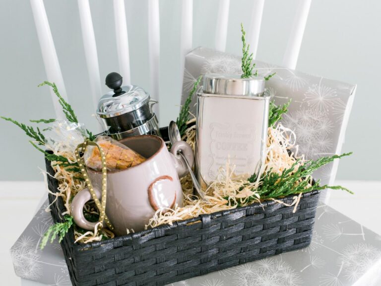 Top 7 Unique Gift Hampers to Surprise Your Loved Ones